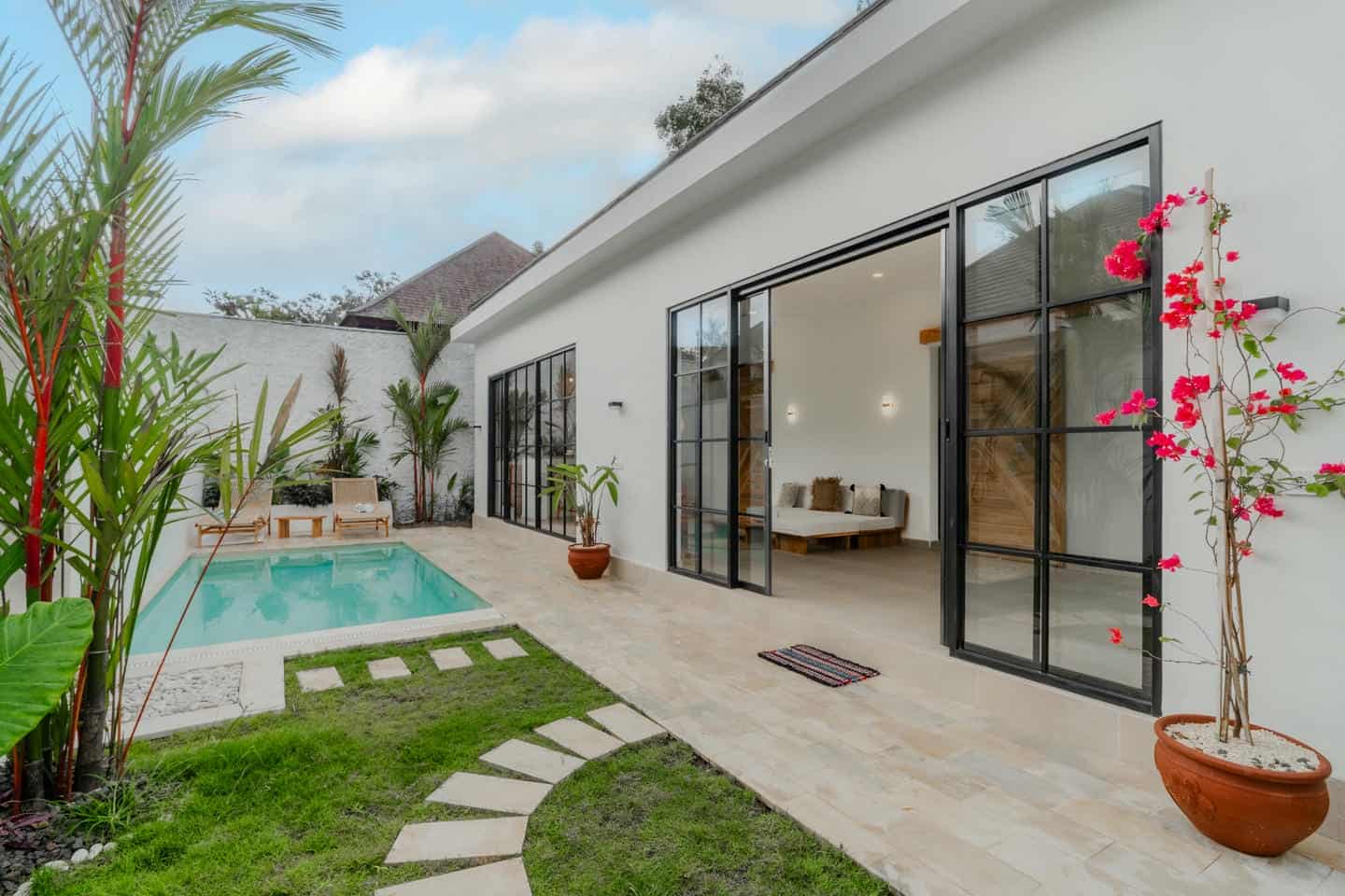 READY NOW 2 BEDROOM VILLA FOR SALE LEASEHOLD IN UNGASAN BE-2134 